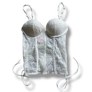 Elegant Lace Bustier in white
